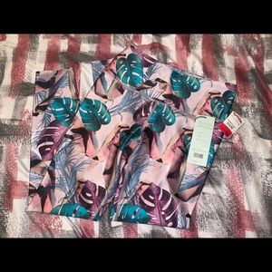 Leaf designed leggings